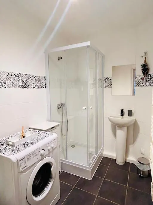 City & Serenity - Studio Proche Gare Nice Apartment